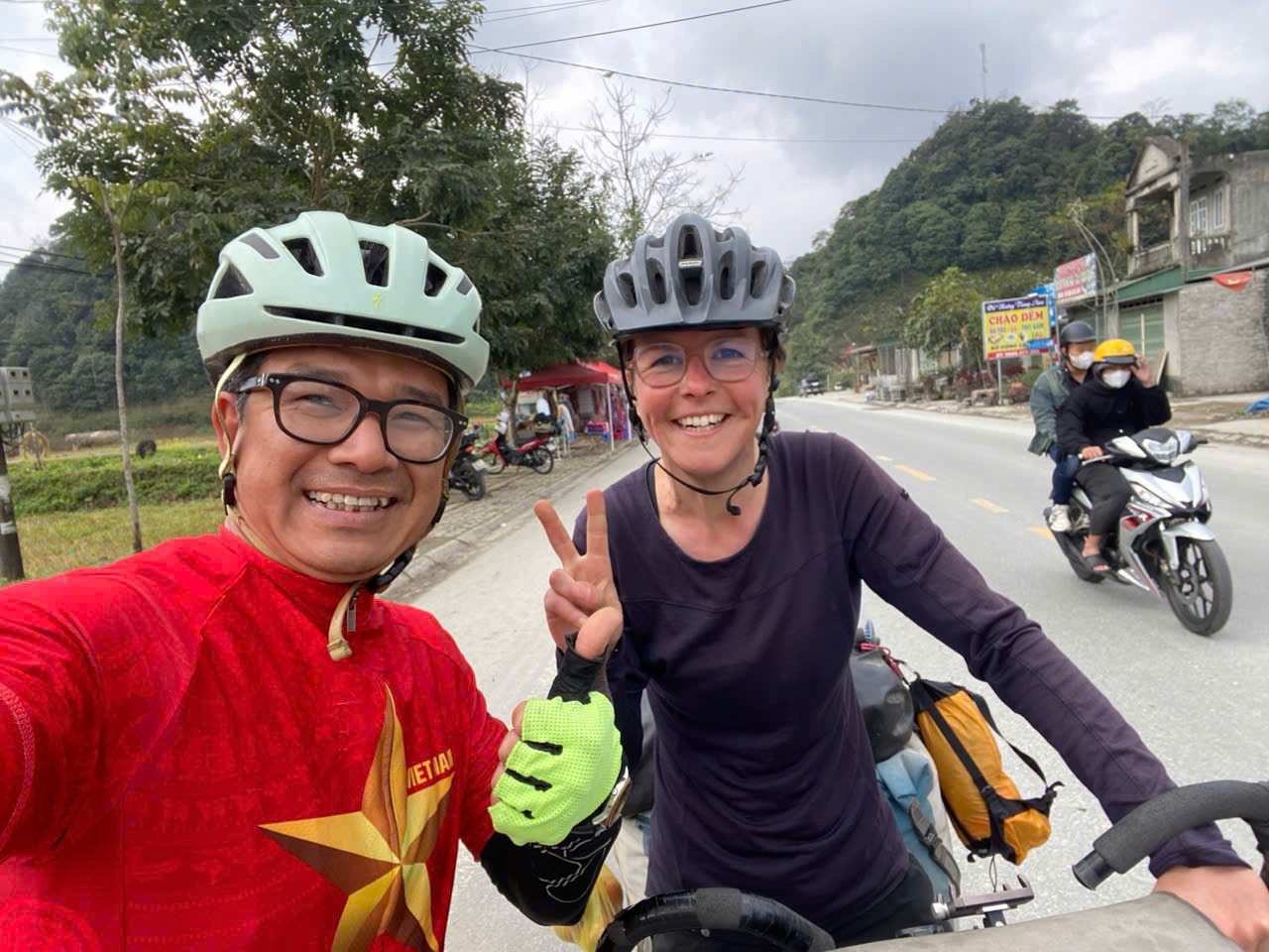 Wietnam Północny: Wycieczka Rowerowa Ha Giang – Twoja Wielka Przygoda w Sercu Gór